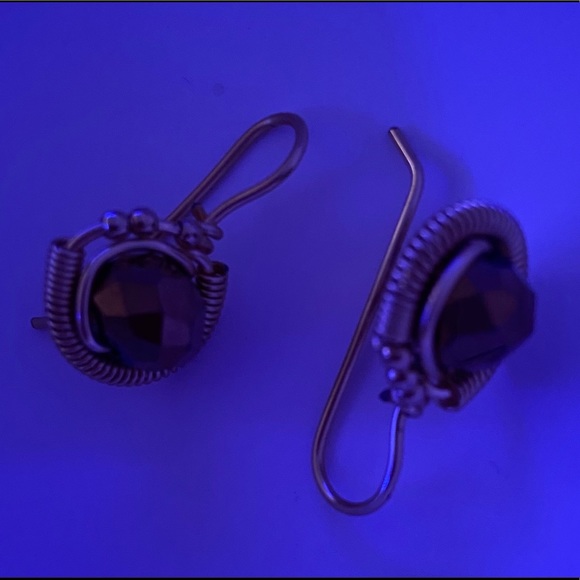 Gold Earrings - Picture 1 of 1